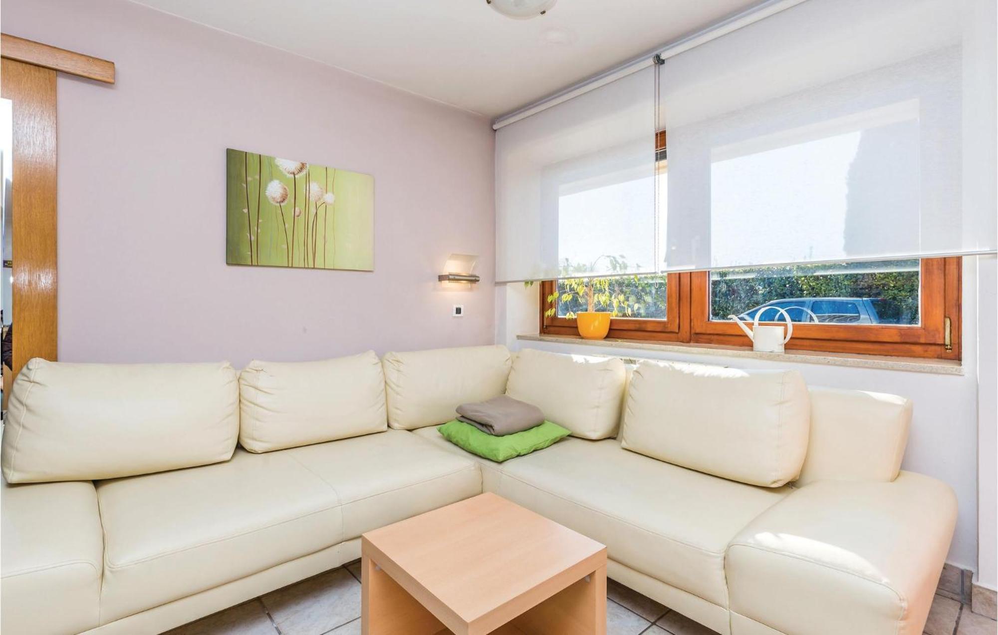 Stunning Apartment In Rijeka With 1 Bedrooms And Wifi Ngoại thất bức ảnh