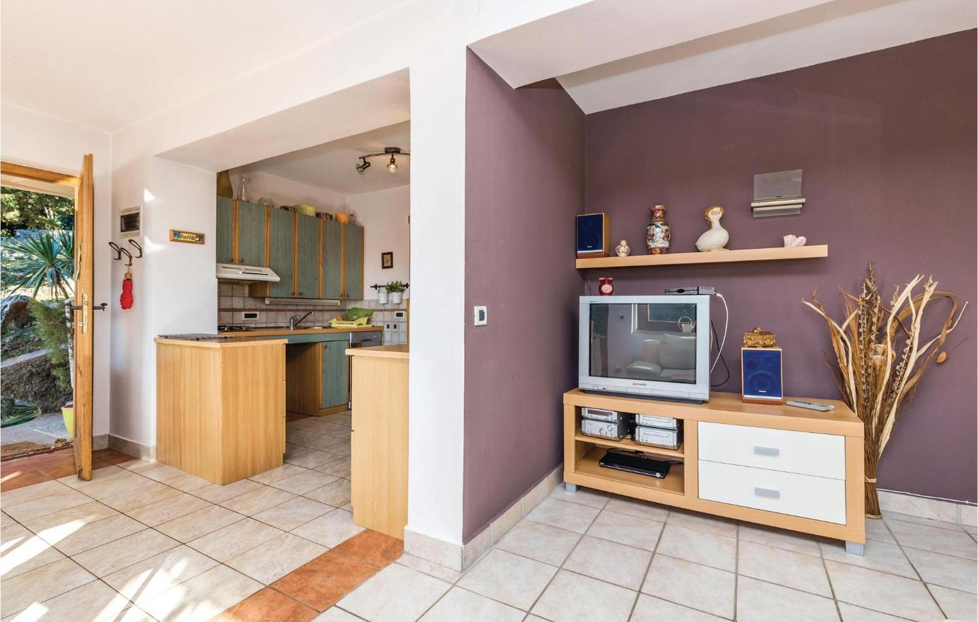 Stunning Apartment In Rijeka With 1 Bedrooms And Wifi Ngoại thất bức ảnh