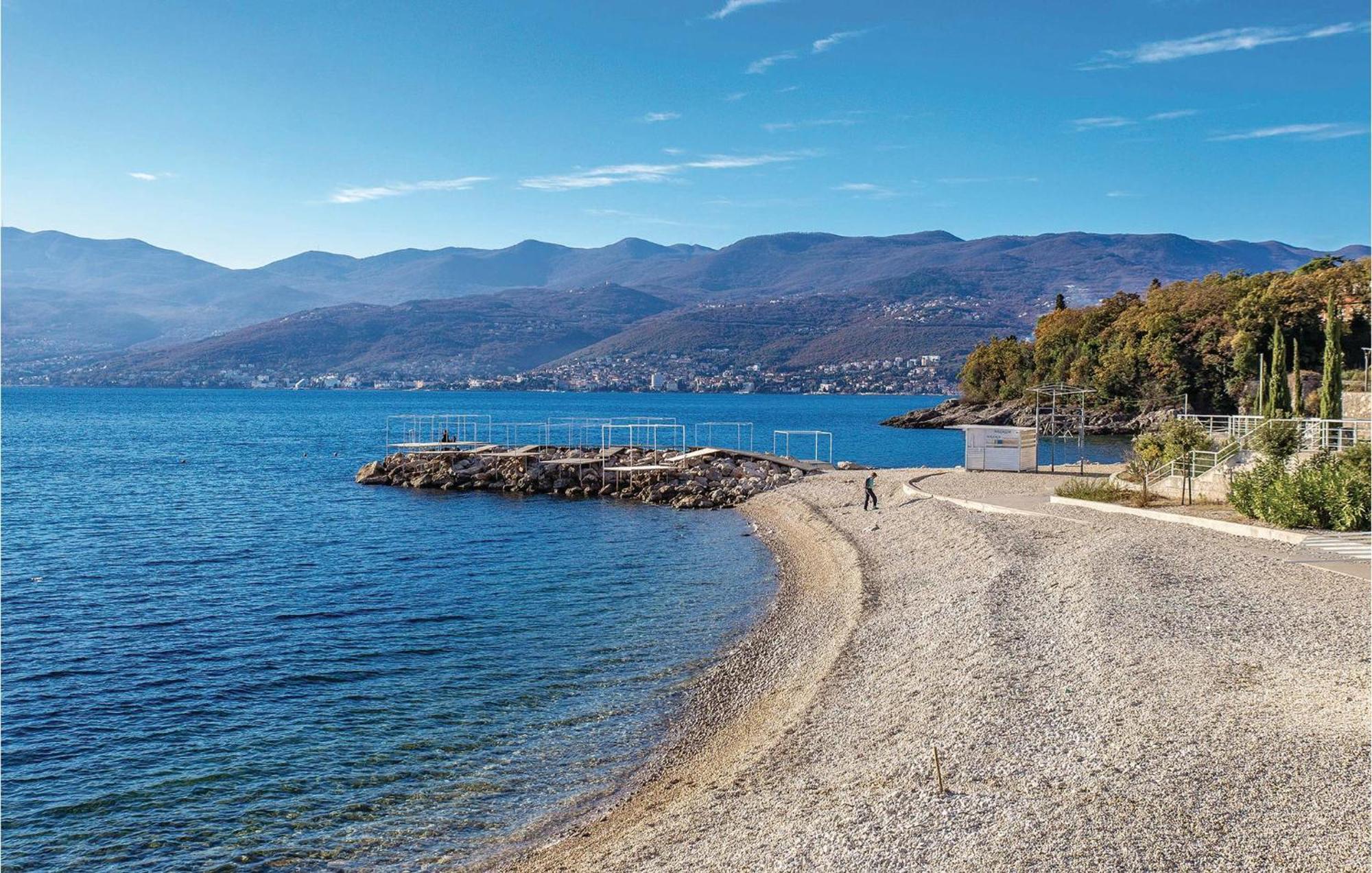 Stunning Apartment In Rijeka With 1 Bedrooms And Wifi Ngoại thất bức ảnh