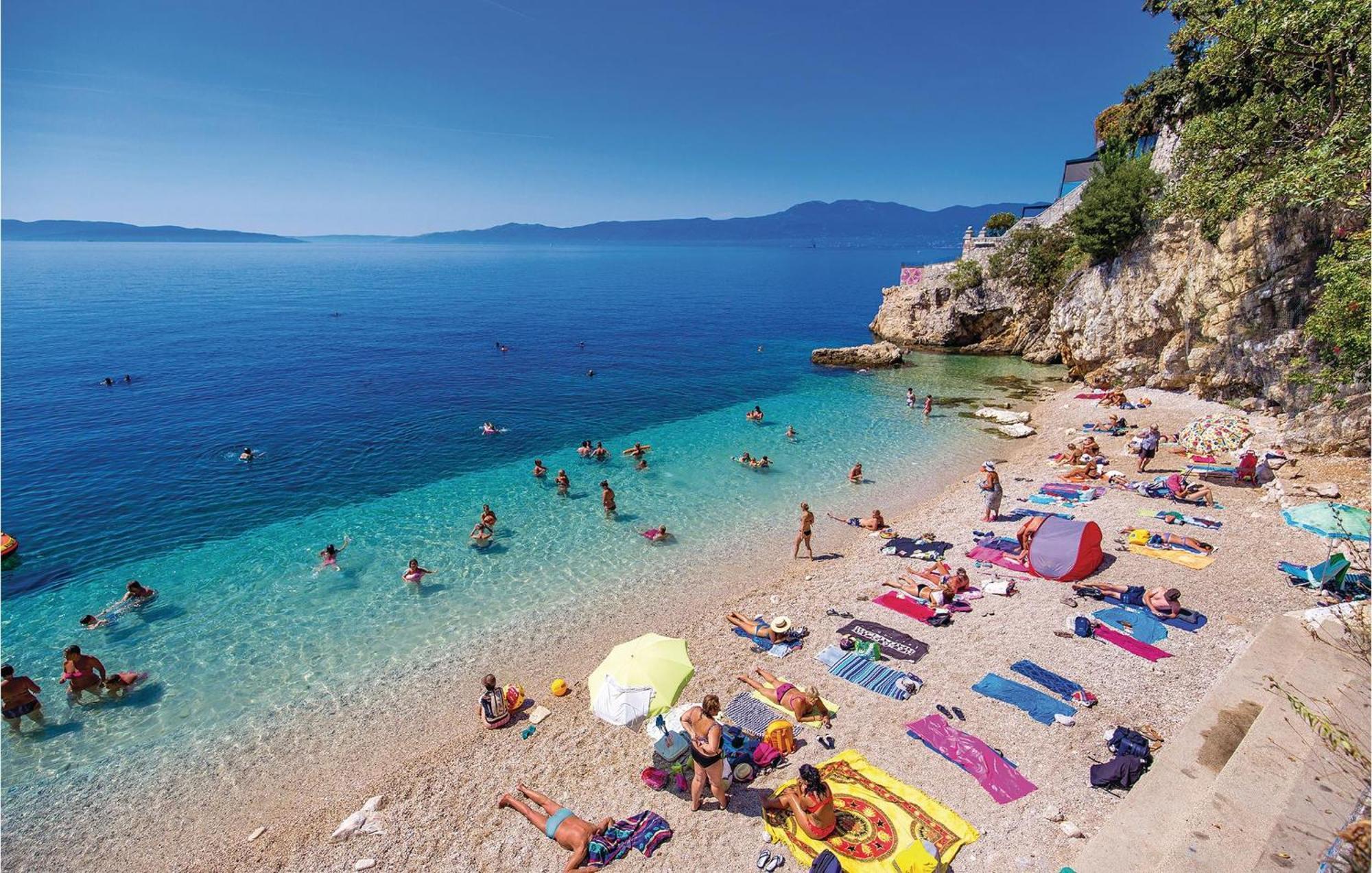 Stunning Apartment In Rijeka With 1 Bedrooms And Wifi Ngoại thất bức ảnh